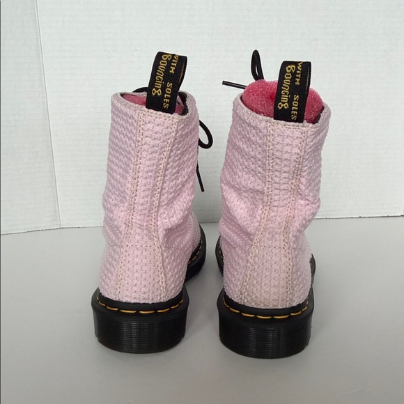 Dr. Martens Page WC Boots Women's Sz 7 Waffle Cotton Bubblegum Pink Combat Rare - Picture 5 of 10